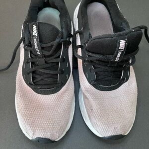 Nike Black and Gray Athletic Shoes with Modern Design